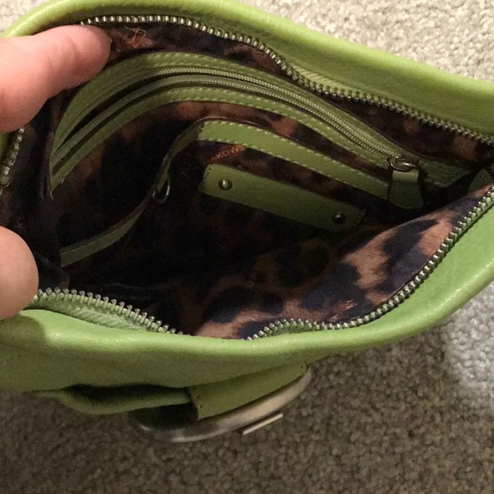 Like new B Makowky shoulder cross body bag purse - lime green - Picture 6 of 8